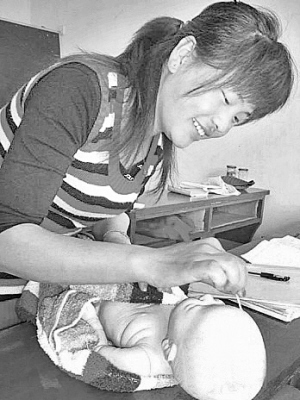 高级月嫂成家政公司"摇钱树" 服务质量不高利润却惊人_台海网